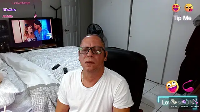 Snapshot of Daddy_1970 chatting on 03/18/26, 05:05 Daddy 1970 online show from 03/18/26, 05:05