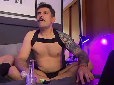 LukasMackenna online show from 04/03/26, 03:15