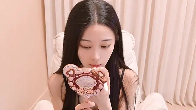 iiiiiiiiiu online show from 04/16/26, 04:02