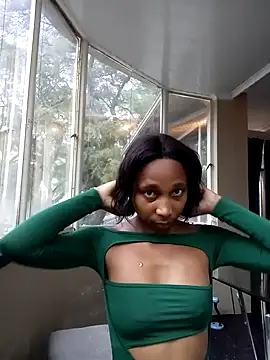 ExtraDoll online show from 04/24/26, 07:22