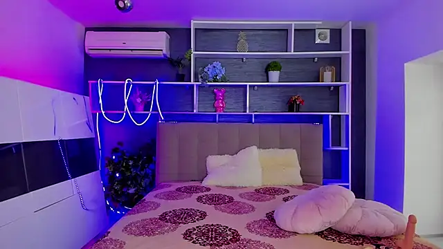 Snapshot of StephieRousee chatting on 02/02/26, 06:23 StephieRousee online show from 02/02/26, 06:23