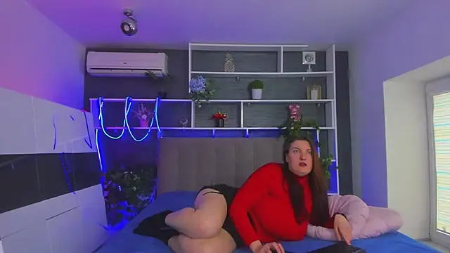 StephieRousee online show from 03/19/26, 06:17