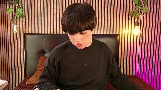 Hiddenhotcake online show from 04/23/26, 07:05