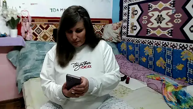 Adelinemilf online show from 04/10/26, 12:32