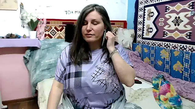 Adelinemilf online show from 04/12/26, 01:05