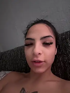 Snapshot of Evelin199 chatting on 05/13/26, 06:44 Evelin199 online show from 05/13/26, 06:44
