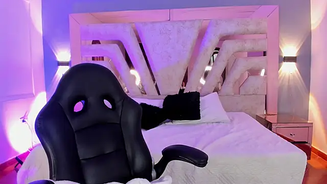 Snapshot of _NatachaDiaz_ chatting on 02/10/26, 11:25 NatachaDiaz online show from 02/10/26, 11:25