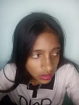 Snapshot of nikita_ranii chatting on 06/24/26, 04:11 nikita ranii online show from 06/24/26, 04:11