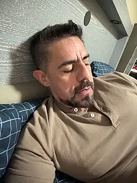 wolfbucker online show from 03/31/26, 05:24