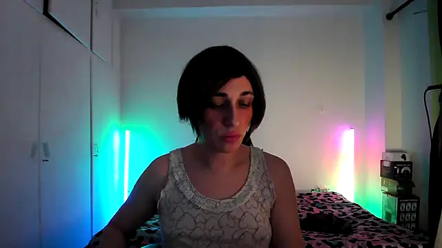 HoneyValentine online show from 04/13/26, 06:46