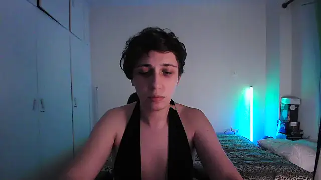 Snapshot of HoneyValentine chatting on 06/20/26, 06:44 HoneyValentine online show from 06/20/26, 06:44