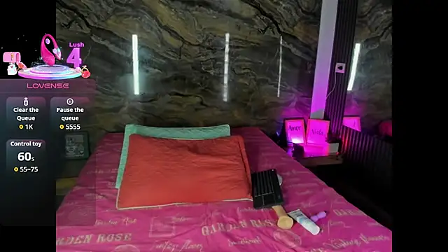 Snapshot of Skarleth_queen chatting on 02/14/26, 04:09 Skarleth queen online show from 02/14/26, 04:09