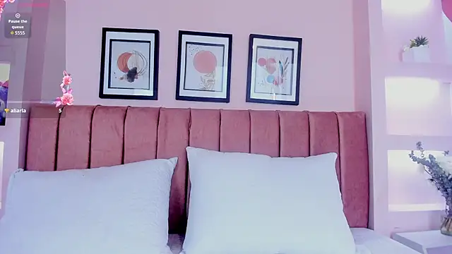 Katteyes   online show from 04/21/26, 01:39