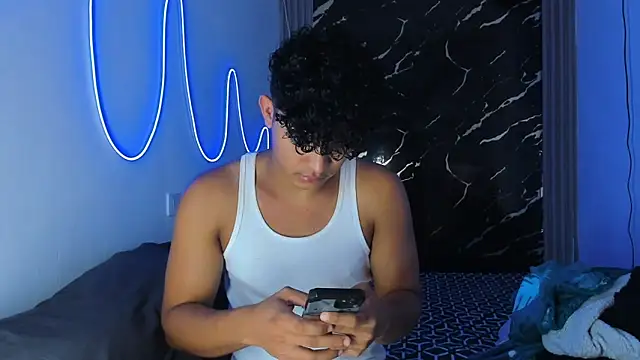 Snapshot of jamescurly00 chatting on 01/13/26, 12:16 jamescurly00 online show from 01/13/26, 12:16