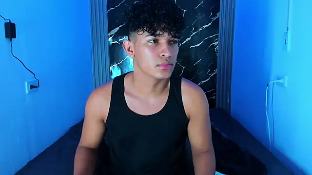 Snapshot of jamescurly00 chatting on 02/05/26, 09:03 jamescurly00 online show from 02/05/26, 09:03