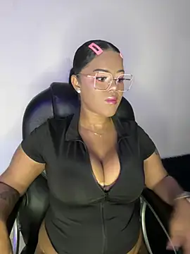 Snapshot of Antonella_03s chatting on 07/20/26, 06:06 Antonella 03s online show from 07/20/26, 06:06