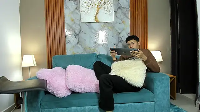 AVENGER BOYS2026 online show from 02/15/26, 01:31