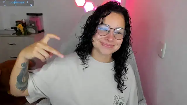 Snapshot of emillyaqua chatting on 01/06/26, 09:07 emillyaqua online show from 01/06/26, 09:07