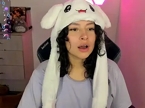 Snapshot of emillyaqua chatting on 02/26/26, 09:58 emillyaqua online show from 02/26/26, 09:58