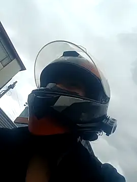 Michelle ec online show from 04/11/26, 04:44