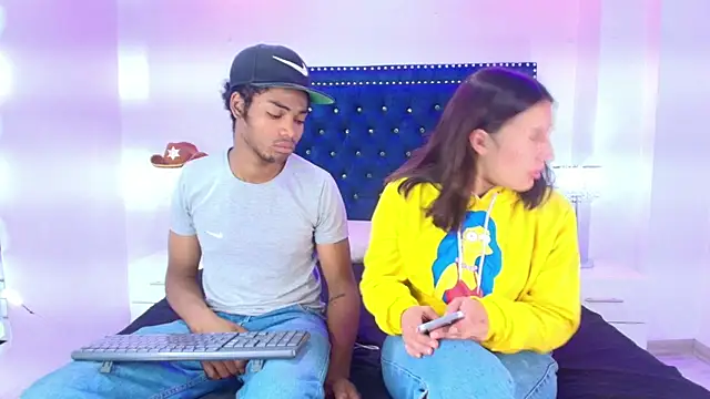 Cristal and luke online show from 04/22/26, 03:31