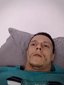 RAFAELQUINTEROSCAVALHEI online show from 04/18/26, 09:26