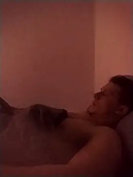 RAFAELQUINTEROSCAVALHEI online show from 04/23/26, 08:46