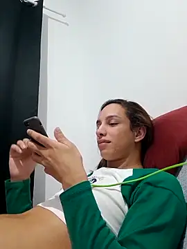 ofjuliaa online show from 04/19/26, 11:18