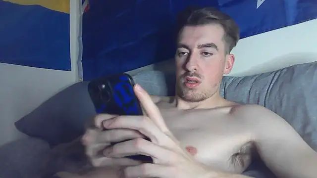 Snapshot of essexboy_2002 chatting on 01/13/26, 11:43 essexboy 2002 online show from 01/13/26, 11:43