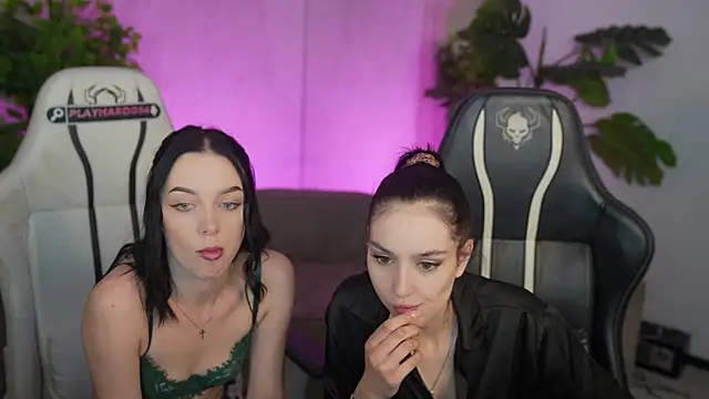 Mila Rose054 online show from 04/23/26, 12:40