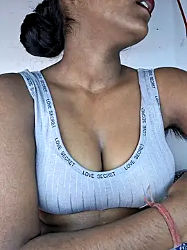 Snapshot of Royal-girl78 chatting on 01/15/26, 04:44 Royal-girl78 online show from 01/15/26, 04:44