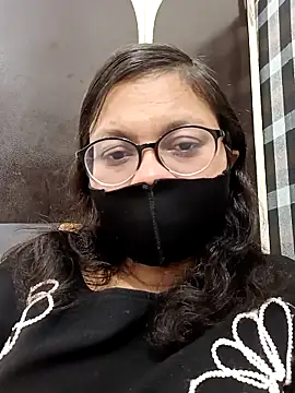 Snapshot of piryasharma005 chatting on 03/06/26, 11:28 piryasharma005 online show from 03/06/26, 11:28