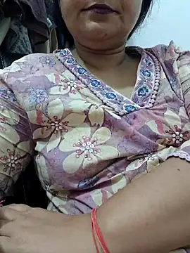Snapshot of piryasharma005 chatting on 05/11/26, 06:05 piryasharma005 online show from 05/11/26, 06:05