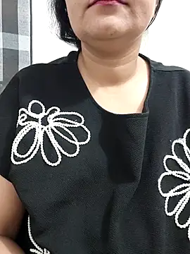 Snapshot of piryasharma005 chatting on 05/14/26, 11:55 piryasharma005 online show from 05/14/26, 11:55