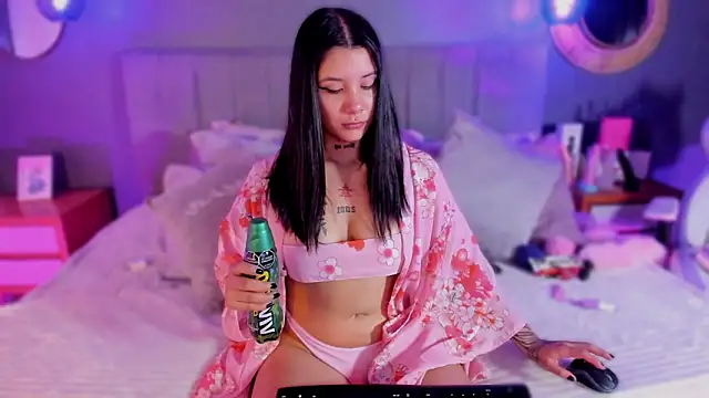 Nathalia stone  online show from 02/12/26, 04:07