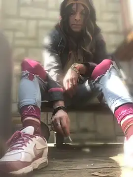 dongoralesko77 online show from 04/22/26, 03:02