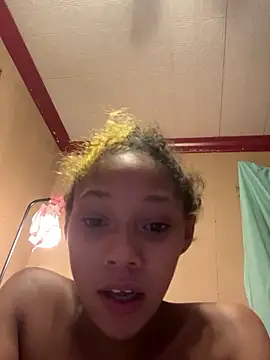 Snapshot of Tamiii420 chatting on 01/13/26, 01:55 Tamiii420 online show from 01/13/26, 01:55