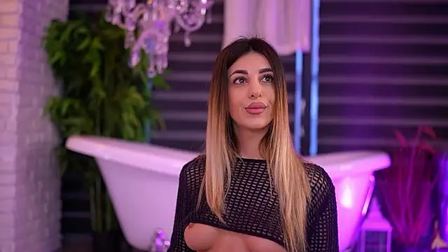 Snapshot of ItsIvyLicious chatting on 02/16/26, 05:47 ItsIvyLicious online show from 02/16/26, 05:47