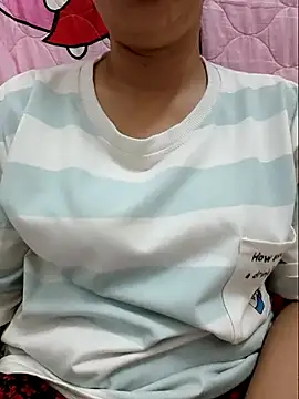 linhha23 online show from 03/25/26, 06:19