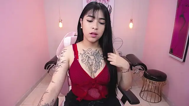 Snapshot of Adri_gomez_x chatting on 04/30/26, 10:54 Adri gomez x online show from 04/30/26, 10:54
