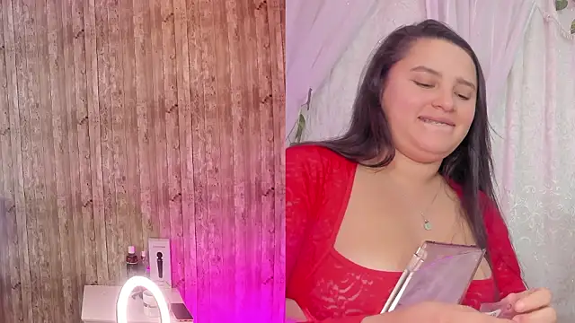 Snapshot of Victoria_Poncce1 chatting on 02/18/26, 12:01 Victoria Poncce1 online show from 02/18/26, 12:01