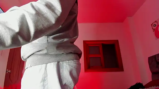 Snapshot of Liamsubtle01 chatting on 02/06/26, 11:13 Liamsubtle01 online show from 02/06/26, 11:13