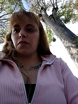 ISABELLA-01  online show from 04/25/26, 09:12