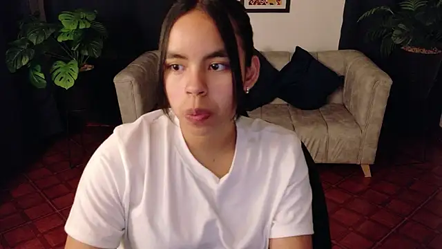 SofiaMante  online show from 03/11/26, 09:43