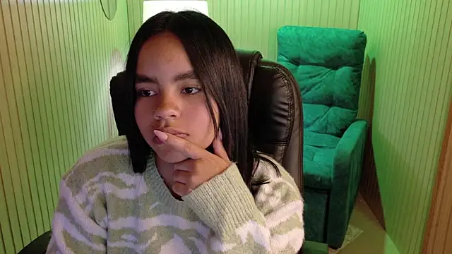 SofiaMante  online show from 03/25/26, 09:21