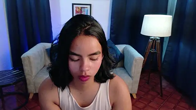 SofiaMante  online show from 06/06/26, 01:00