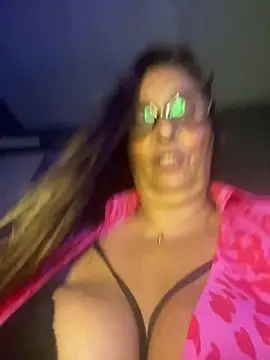 Snapshot of Annalua73 chatting on 01/11/26, 11:43 Annalua73 online show from 01/11/26, 11:43