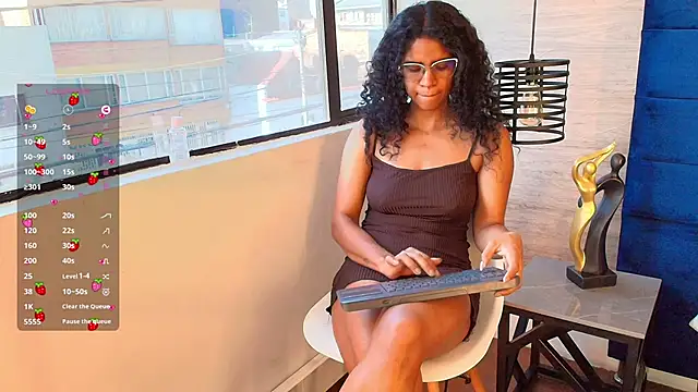 Ellie-Alves online show from 02/05/26, 01:49