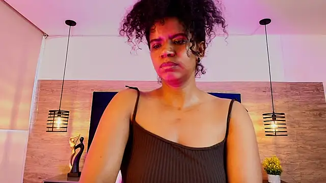 Snapshot of Ellie-Alves chatting on 05/12/26, 04:26 Ellie-Alves online show from 05/12/26, 04:26