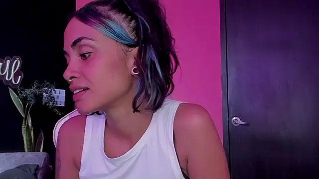 azula lillet online show from 02/08/26, 05:49